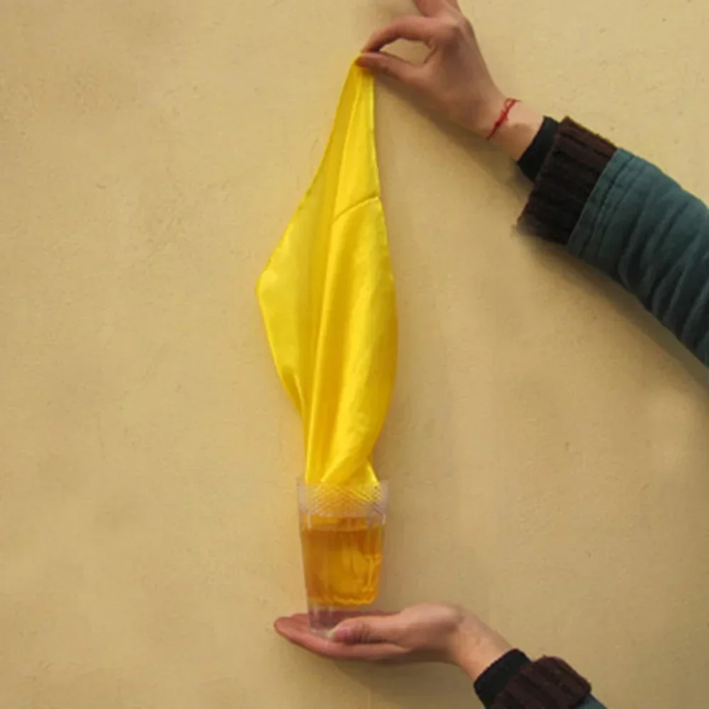 Стеклянные фокусы Okito шелк появляющийся из заполненной чашки жидкая магия монета