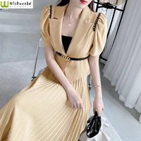 2022 new spring and summer short sleeved suit pleated skirt womens suit fashionable temperament commuter skirt two piece set