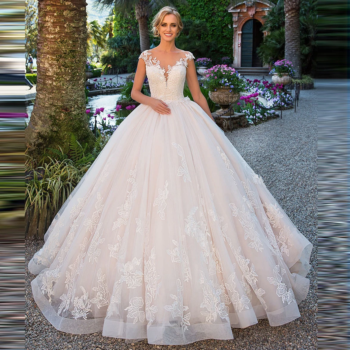 

Vintage Lace Appliques Long Backless Wedding Dress Ball Gown Plus Size Bridal Dress Princess Cap Sleeves Wedding Gowns