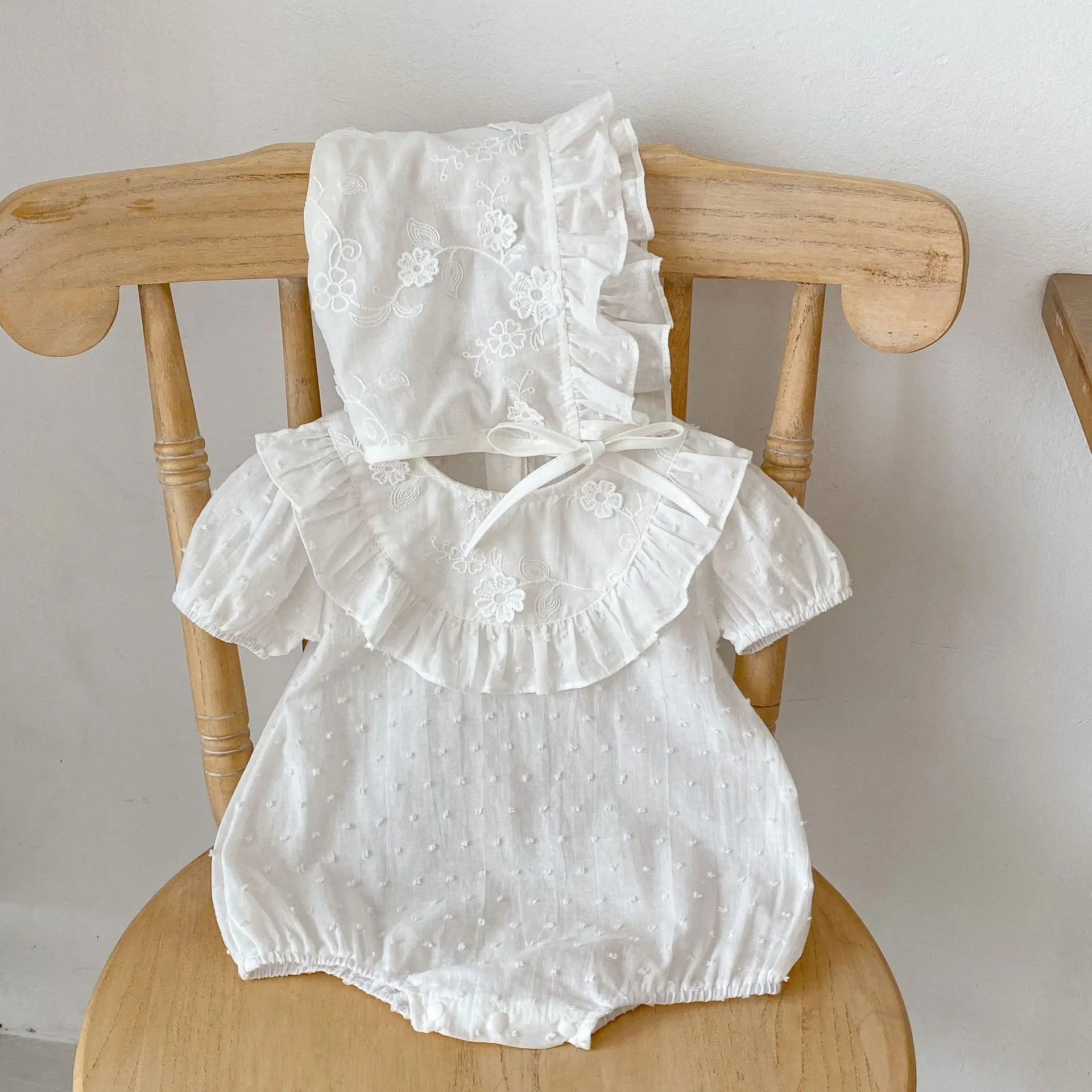 

2023 Summer Toddler Simple Solid Embroidery Flower Bodysuit Boy Baby Breathable Short Sleeves Onesie Girl Infant Cotton Romper