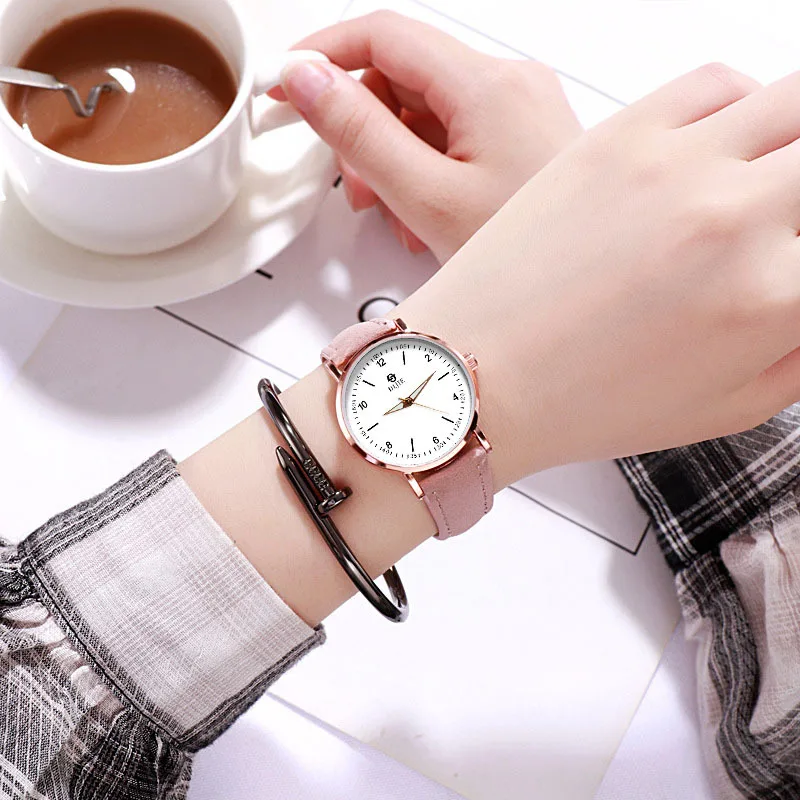 

Retro Round Quartz Digital Dial Casual Wrist Watches Leather Strap Fashionable Clock for Waterproof Wristwatch for Women