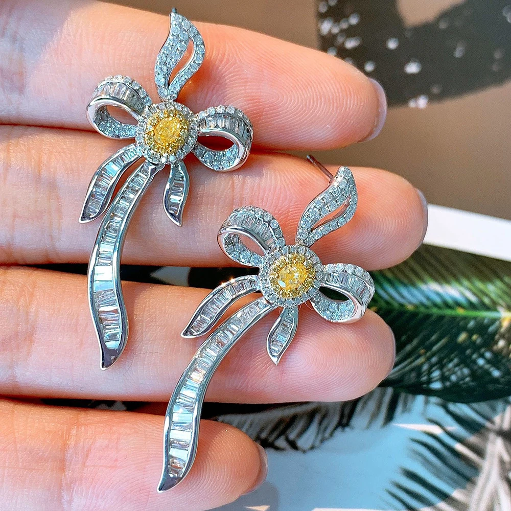 Рисунок 2 - Серьги из белого золота с натуральными бриллиантами