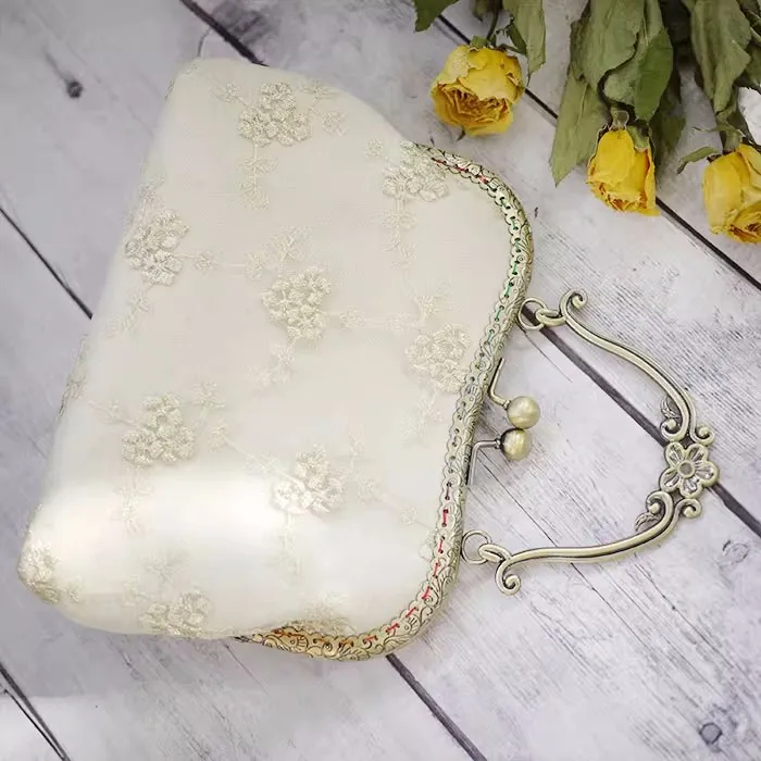 

Lost in Vintage White Wedding Bride Clutch Lace Floral Appqulie Embroidery Bag Kiss Lock Handbag Kiss Lock Purse Filigree Handle