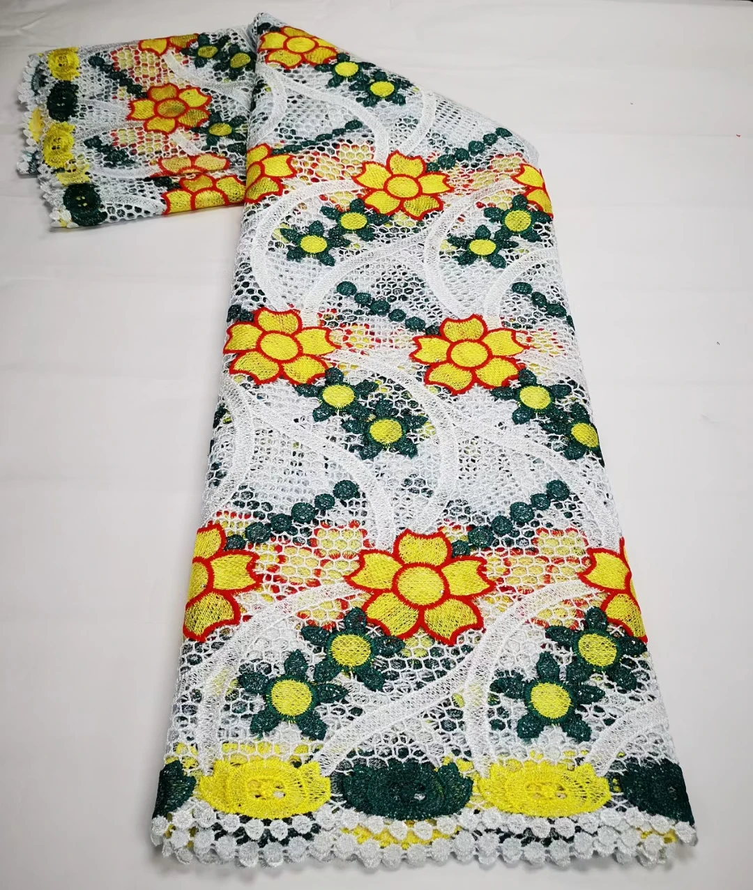 

Latest Nigerian Water Soluble Lace Fabric 2022 High Quality African Guipure Cord Lace Fabric For Wedding Party Dress KYC22159