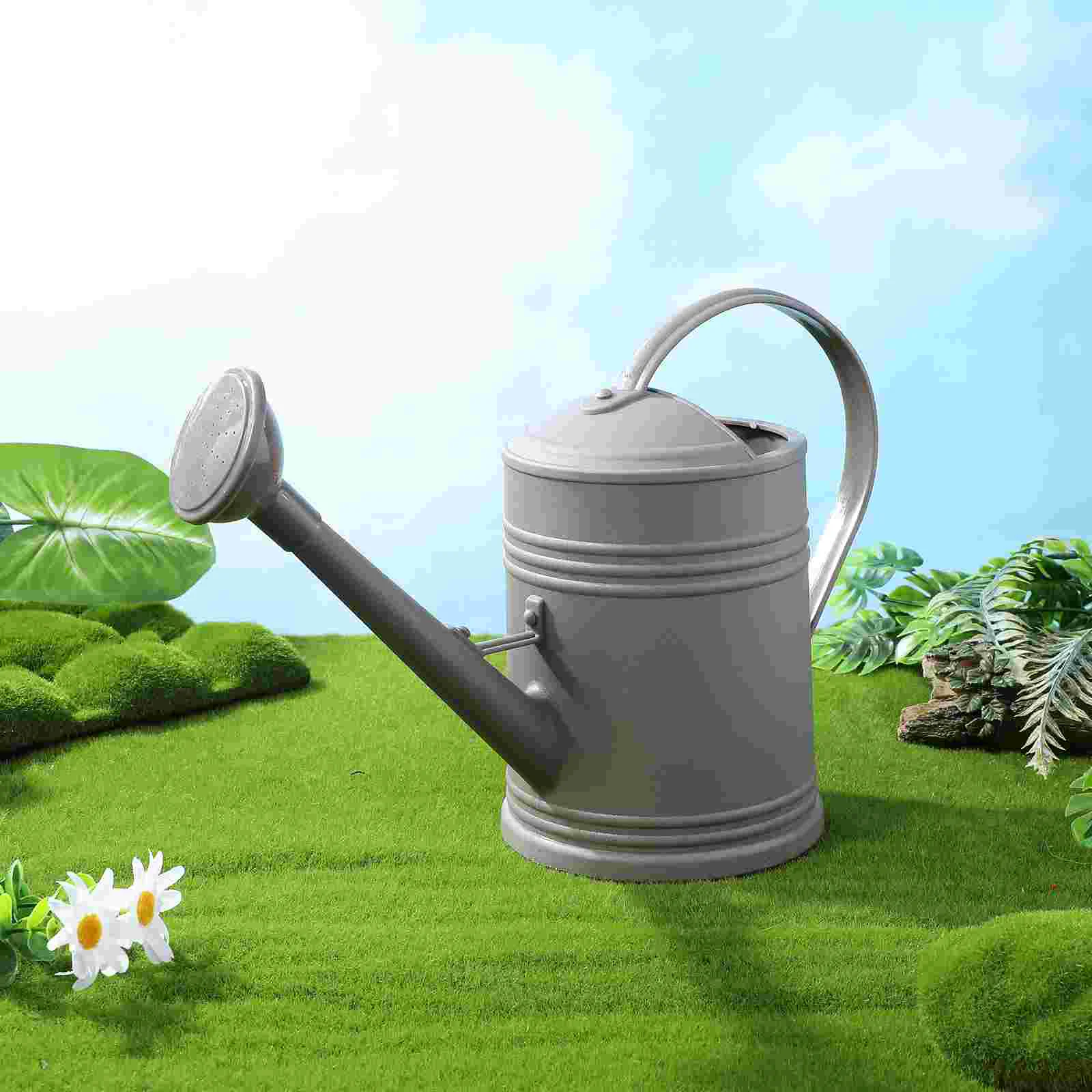 Лейка в горшке блюдца для растений на открытом воздухе чайник белый пластиковый