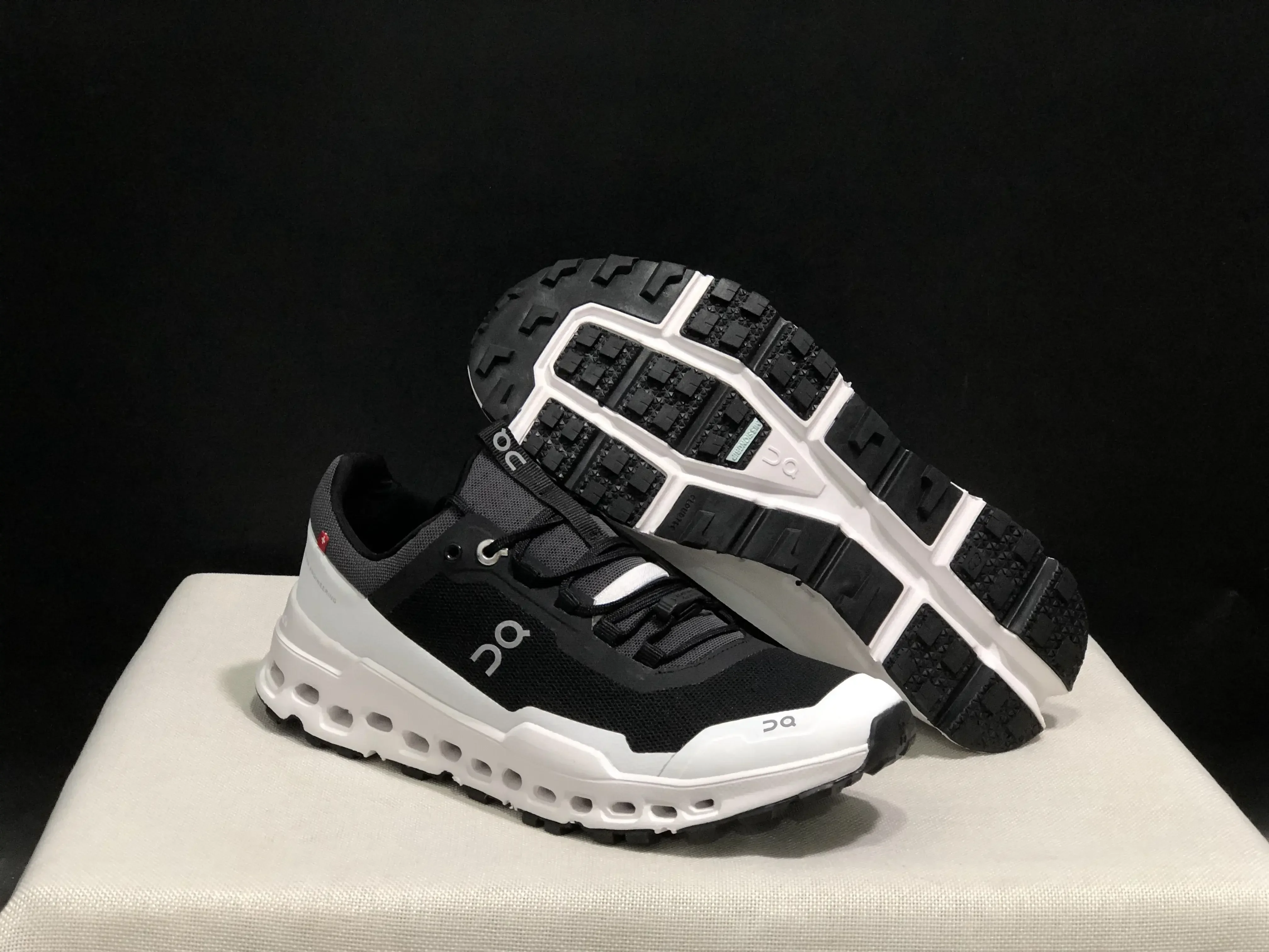 

Original On Cloud Ultra Men Women Shockproof Runner Shoes Unisex Breathable Ultralight Running Cushion Casual Sneakers