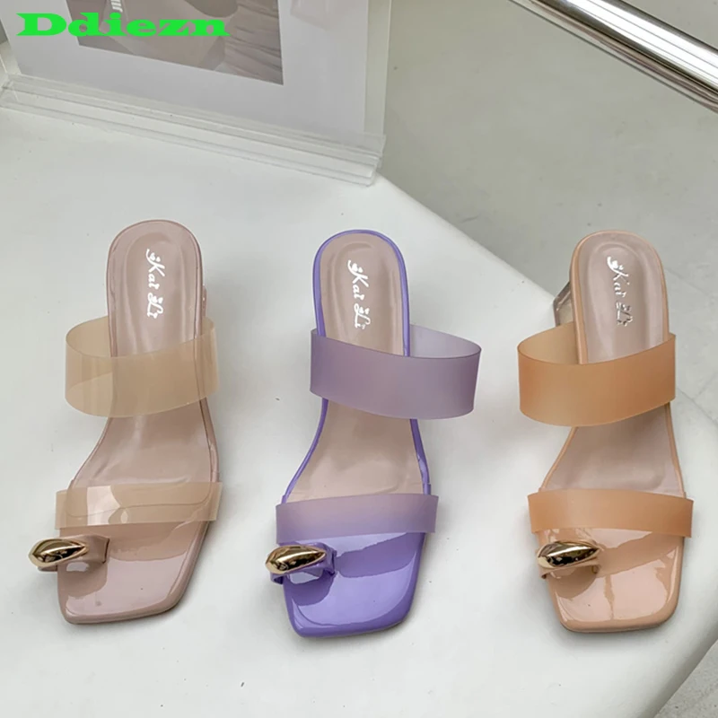 

Туфли-лодочки женские из ПВХ, высокий каблук, квадратный носок, сланцы, металлическая декоративная летняя обувь, 2023