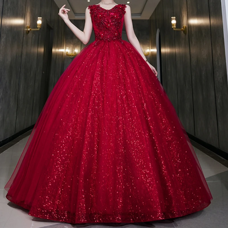 Элегантное винно-красное женское платье для выпускного вечера с V-образным