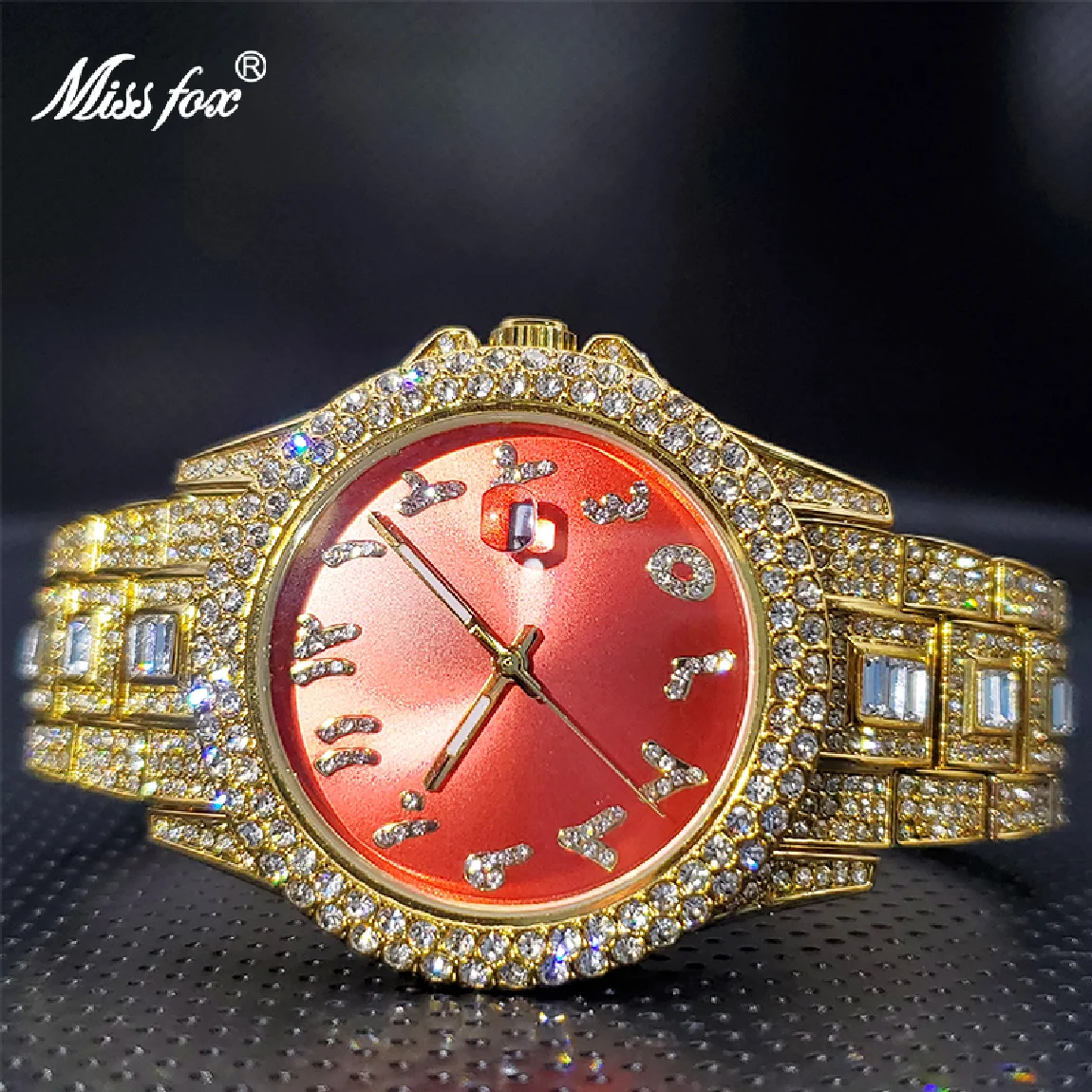 

Red Watch For Couple 18K Gold Casual Dresses Jewelry Quartz Wristwatch with Full Square Diamond Bracelet Diving Calendar Watches