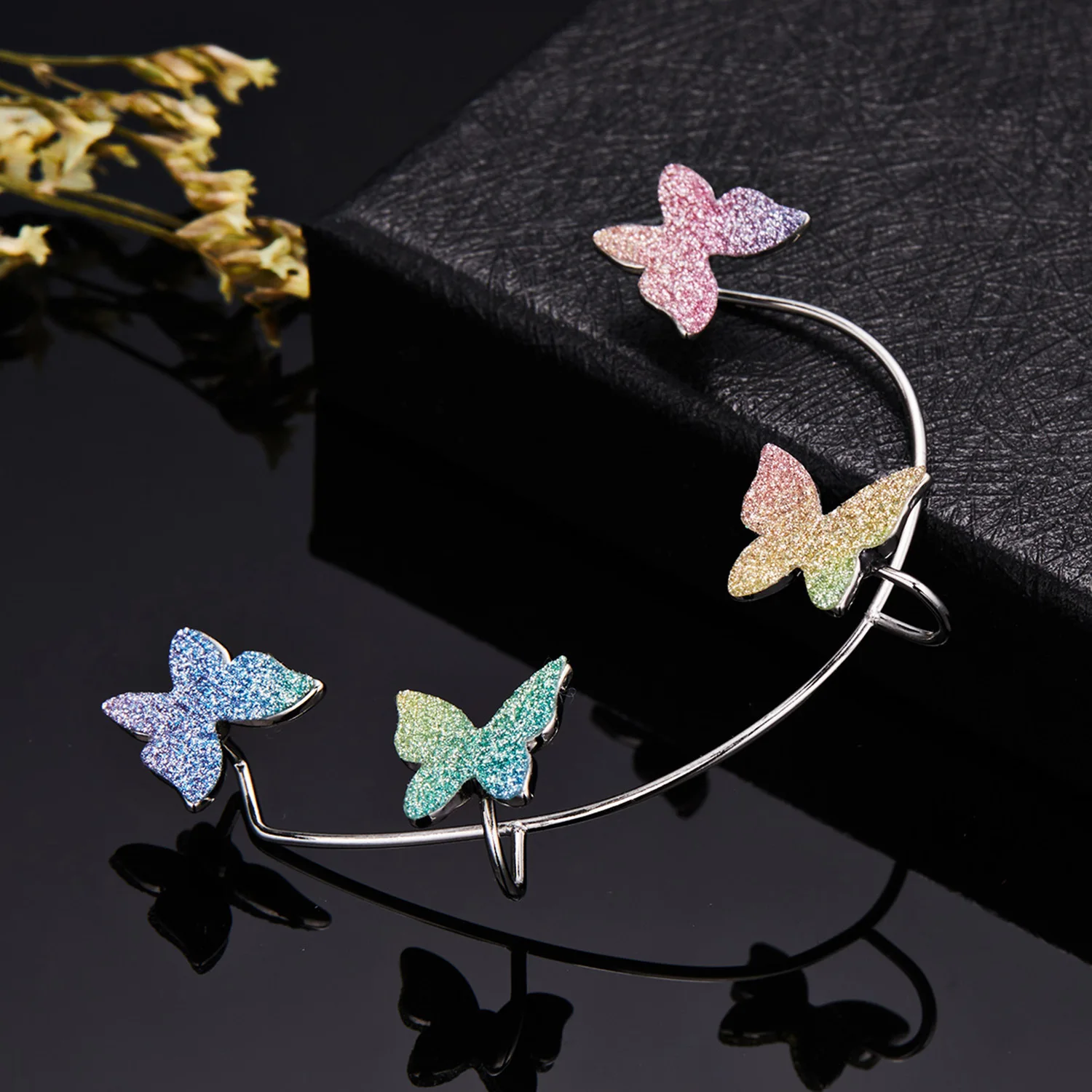 

European and American new jewelry ins high-end sense niche earrings without ear piercings Glitter butterfly ear clips ear hooks