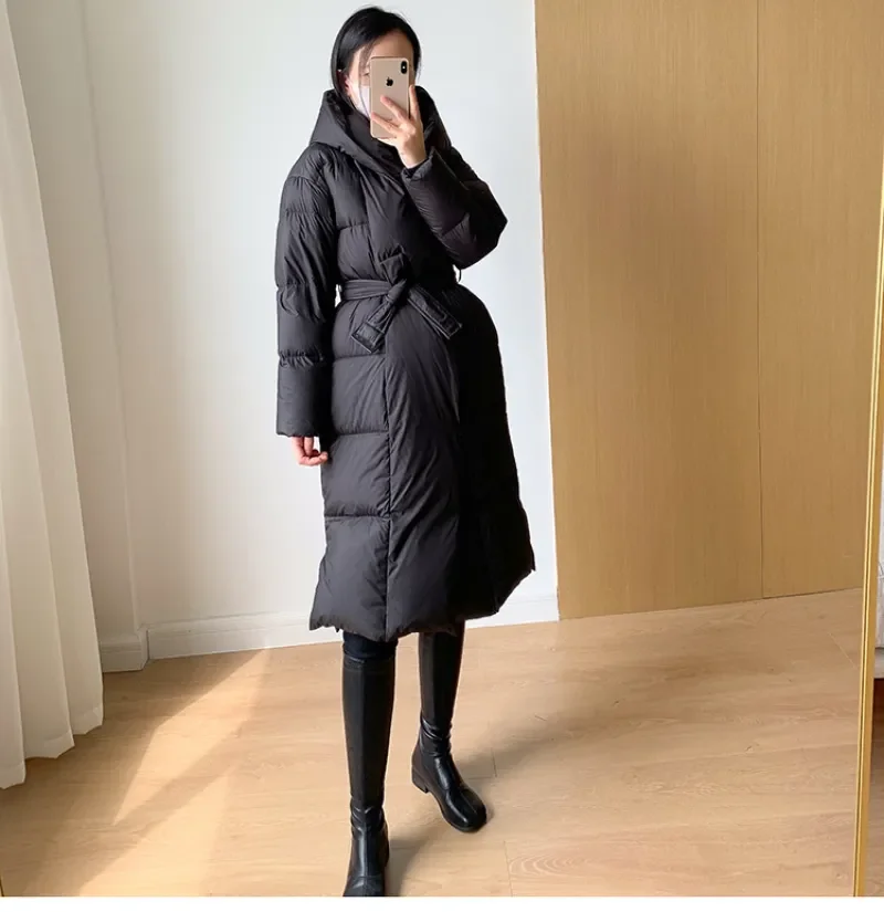Новинка Зима 2023 высококачественный длинный пуховик с поясом и капюшоном Женская
