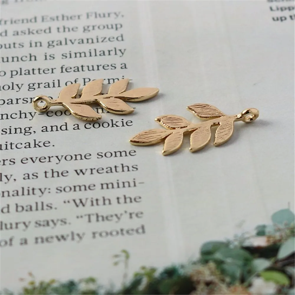 

14K gold wrapped color preserving leaves 10*25mm thickened brushed Leaf Pendant manual material DIY jewelry accessories