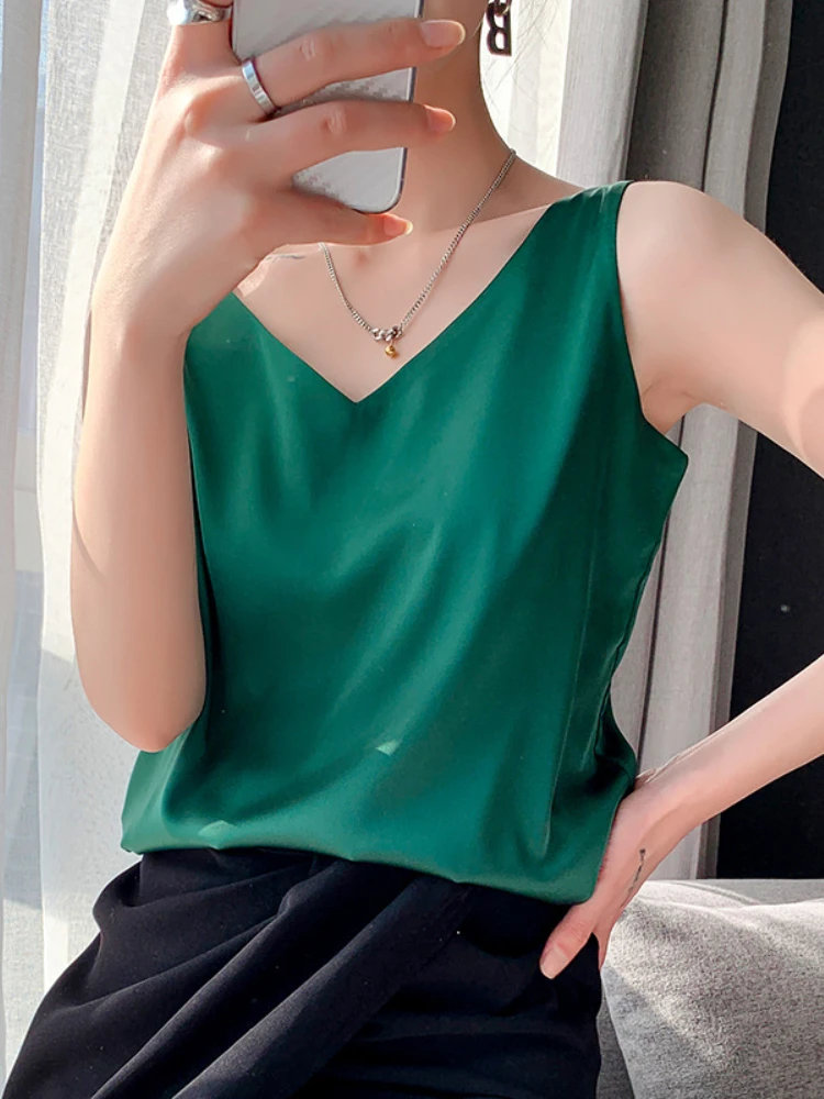 

Майка женская с V-образным вырезом, базовая атласная шелковая белая без рукавов, с лямкой на шее, элегантный укороченный жилет, лето 2023