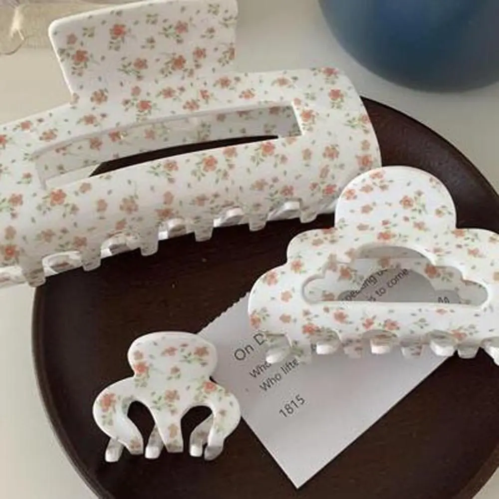 

New Fashion Acrylic White Floral Hair Claw Hairclips Large Medium Small Women Girls Headdress Hairclaws Hair Accessories