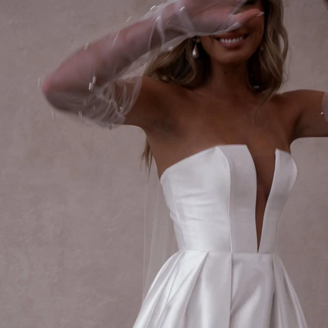 Simple Sexy Wedding Dress For Woman A-Line Strapless Side Split Bridal Gown Sweep Train Sleeveless Robe De Mariée Custom 2023