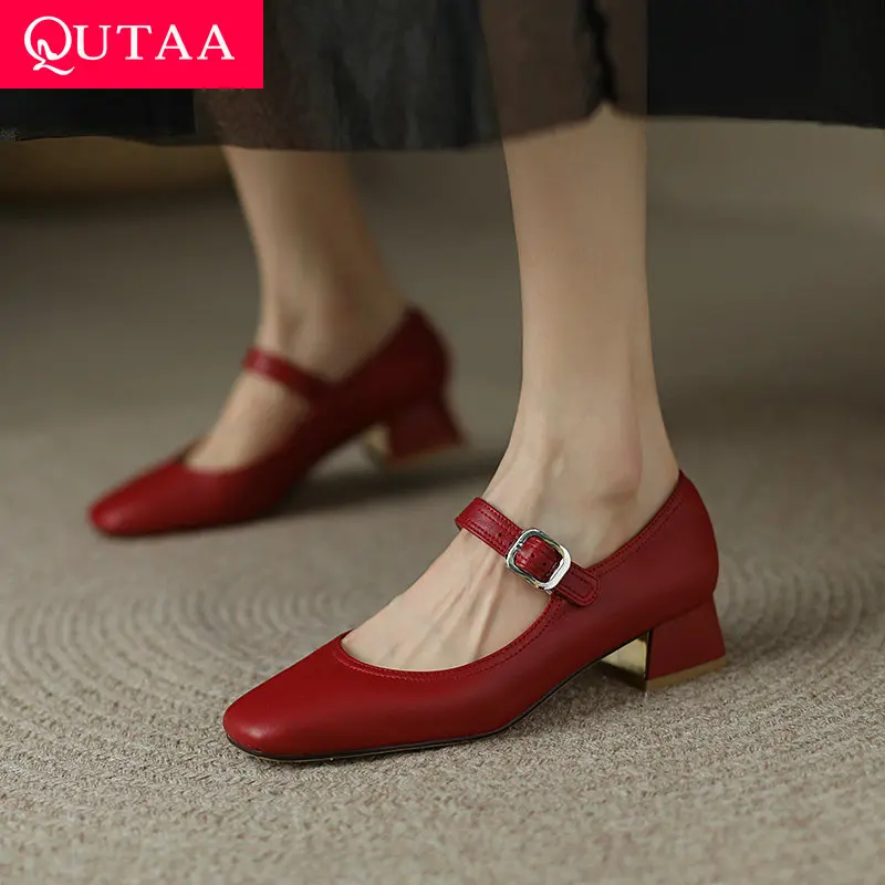 

QUTAA/2022 г. Классическая женская обувь из натуральной кожи на низком квадратном каблуке с пряжкой весенне-летние женские туфли-лодочки на плат...