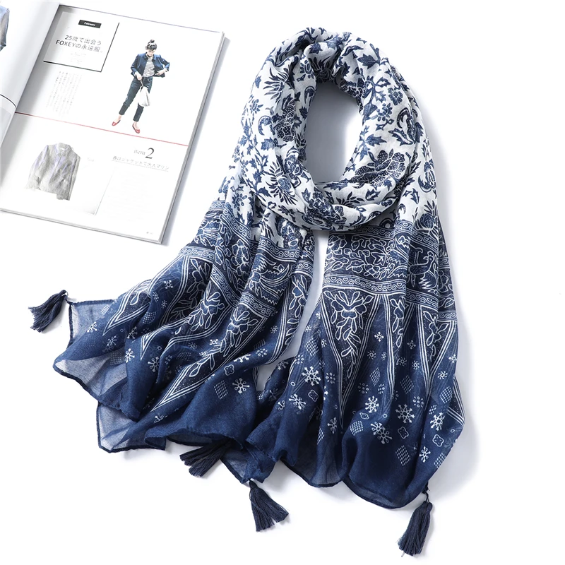 

2020 Designer Brand Women Scarf Classical Print Lady Shawls Cotton Feeling Soft Oversize Hijabs Neck Headband Tassel Foulard