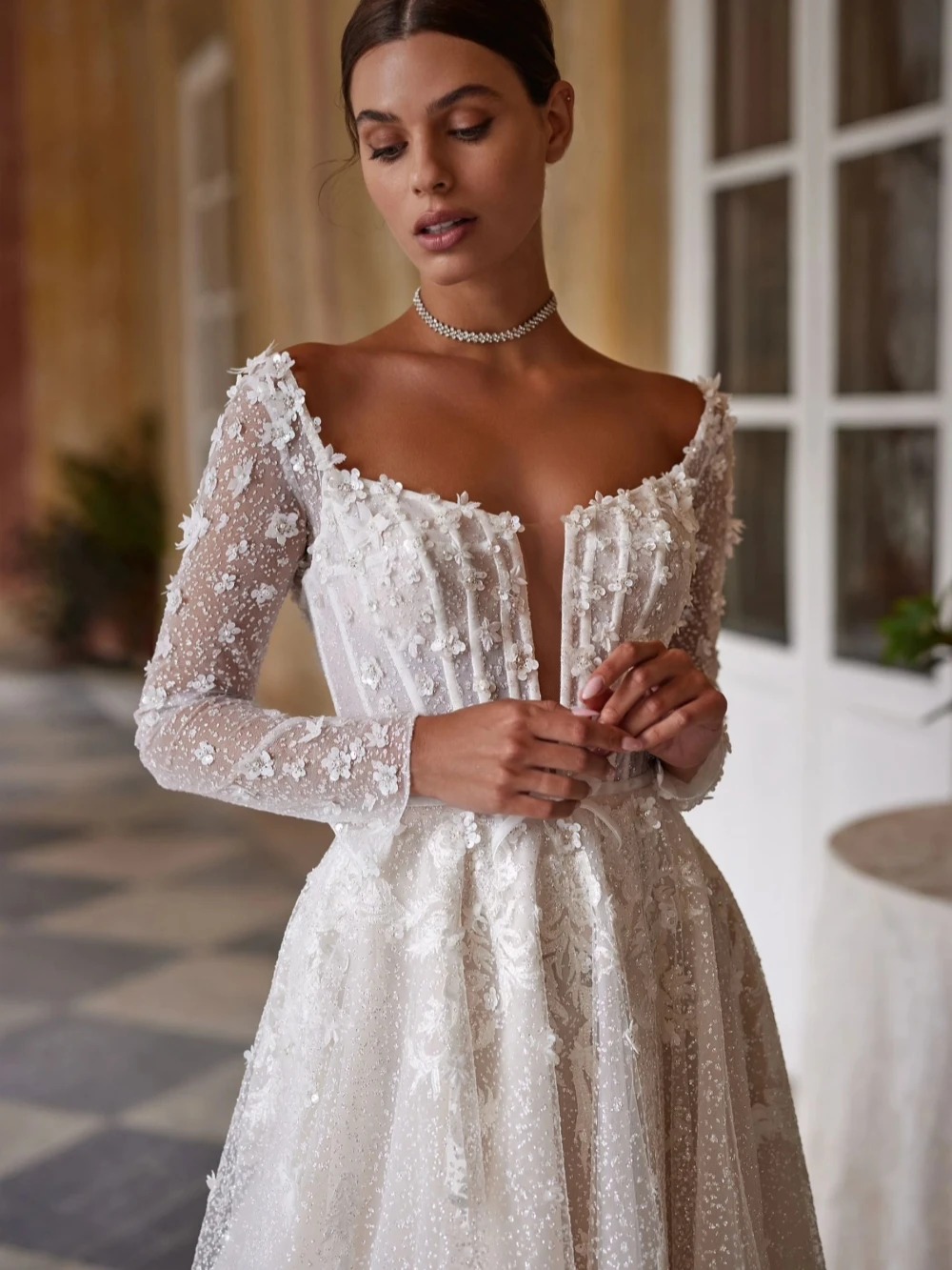 Сексуальное свадебное платье с глубоким v-образным вырезом и открытой спиной