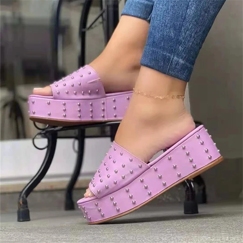 

Women's Slippers Fashion Rivets All-match Sandals Comfortable Outdoor Casual Sandals and Slippers Zapatillas De Mujer