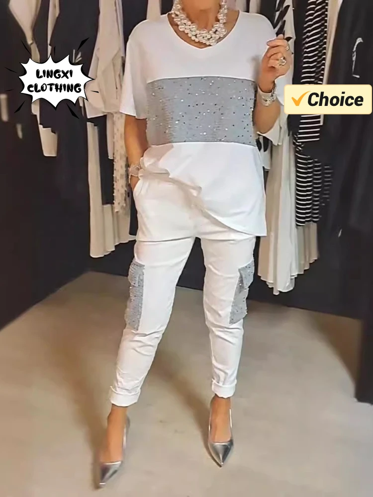 Футболка с V-образным вырезом коротким рукавом и карманами