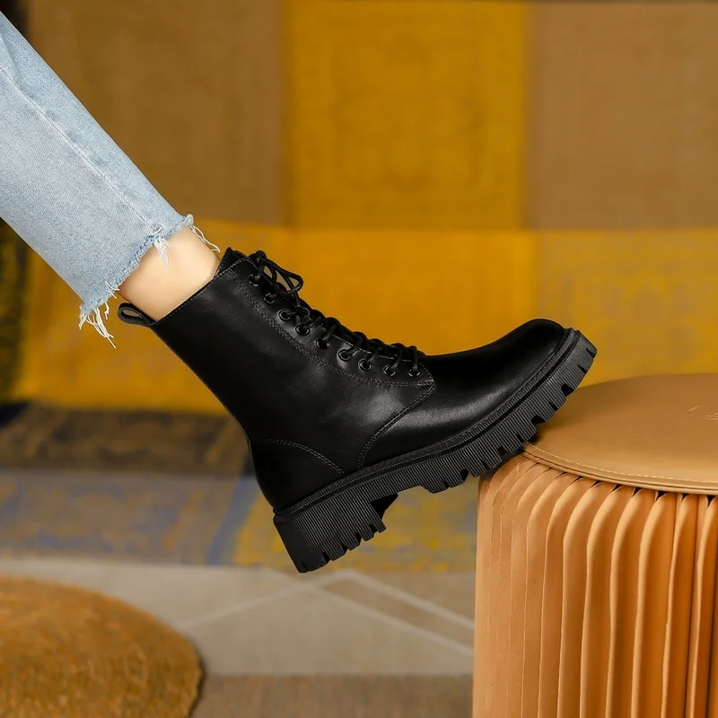 

Новинка весна-осень 2022, черные короткие ботинки в британском стиле, универсальные удобные женские ботинки на толстой подошве с кружевом и к...