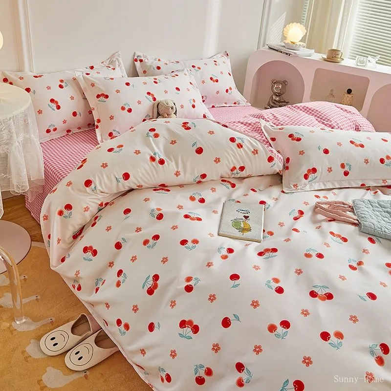 

Комплект постельного белья в Корейском стиле с милым пододеяльником в виде вишни, простыней, наволочкой, двуспальный Королевский размер, по...
