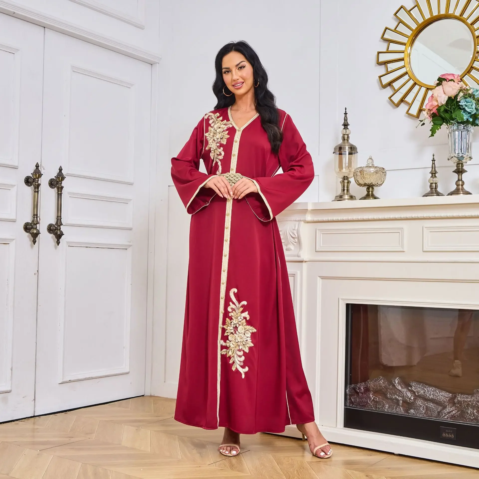 Мода Вышивка Дубай Абая Кафтан с v-образным вырезом Элегантное вечернее платье