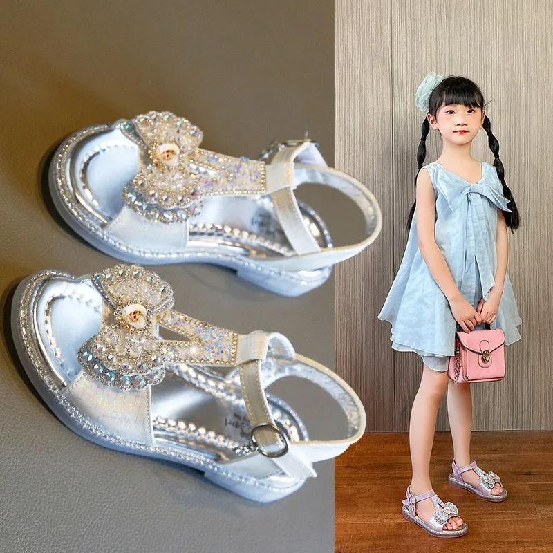 

Сандалии для девочек, новинка 2023, летняя повседневная нескользящая обувь принцессы на мягкой подошве для детей среднего и старшего возраста