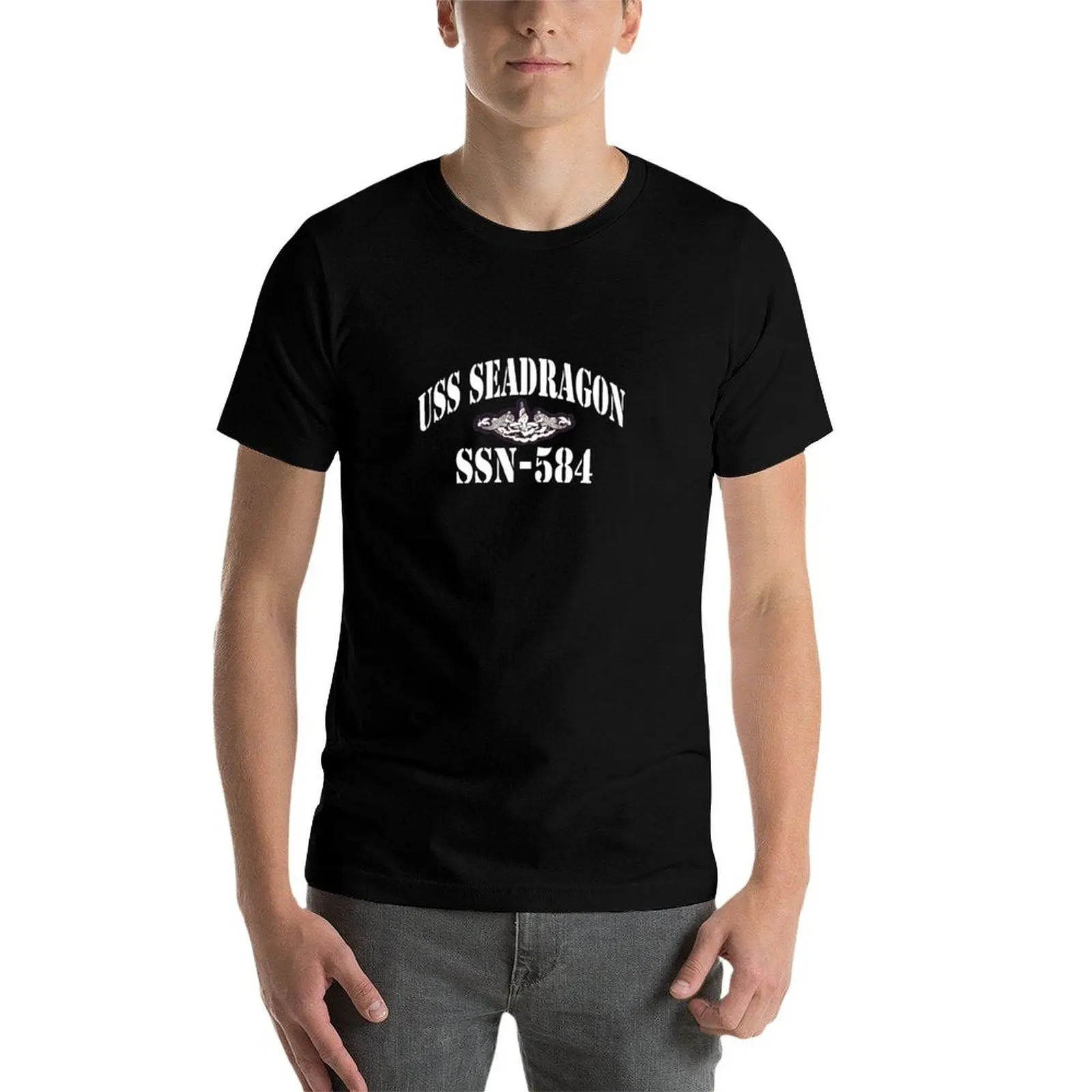 Фото Футболка USS SEADRAGON (SSN-584) SHIP'S STORE, праздничная футболка для мужчин №3
