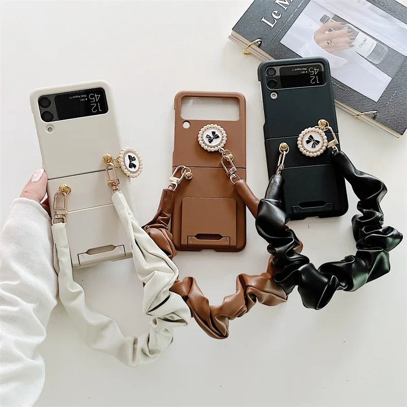 

Simple Leather Bracelet Integrated Support Case for Samsung Galaxy Z Flip 3 Z Flip 4 Hard PC Back Cover for ZFlip3 ZFlip4 Shell