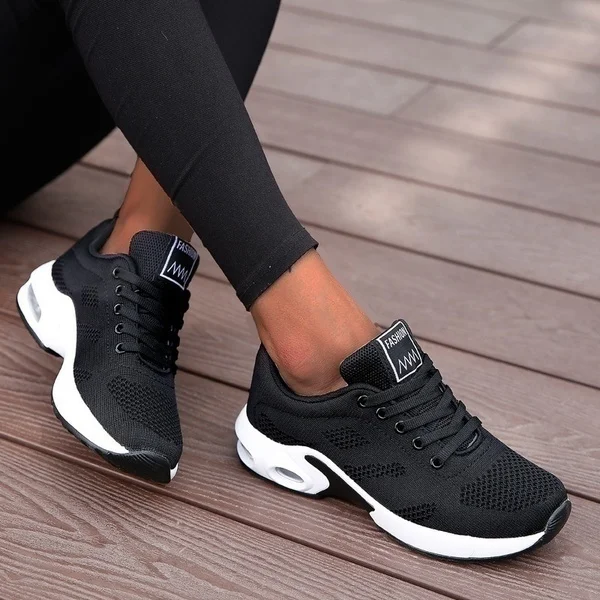 Купи Running Shoes Women Breathable Casual Shoes Outdoor Light Weight Sports Shoes Casual Walking Platform Ladies Sneakers Black за 1,259 рублей в магазине AliExpress