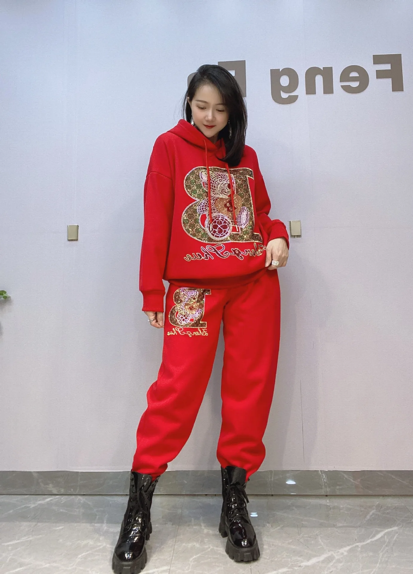 Рисунок 4 - Женский трикотажный комплект из двух предметов