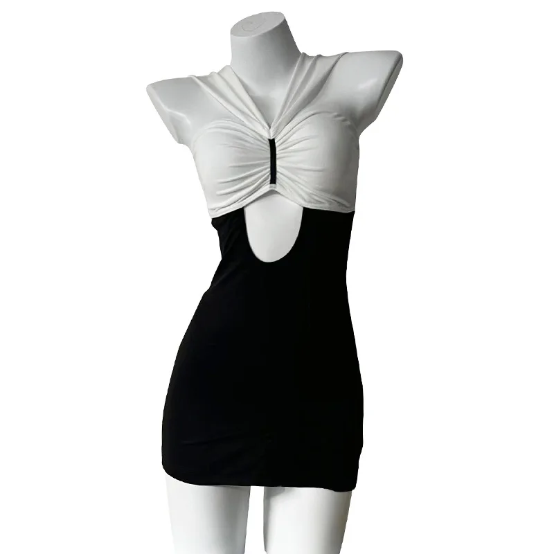 Рисунок 5 - Черно-белое нижнее белье для ролевых игр