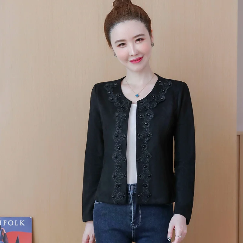 Куртка женская зимняя с длинным рукавом и бисером B888