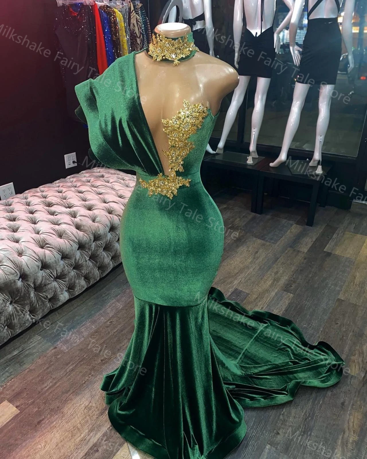 

Sexy Green Mermaid Evening Dresses Illusion Gold Appliques High Neck One Shoulder Prom Gowns Sheer Neck Celebrity Party Dresses