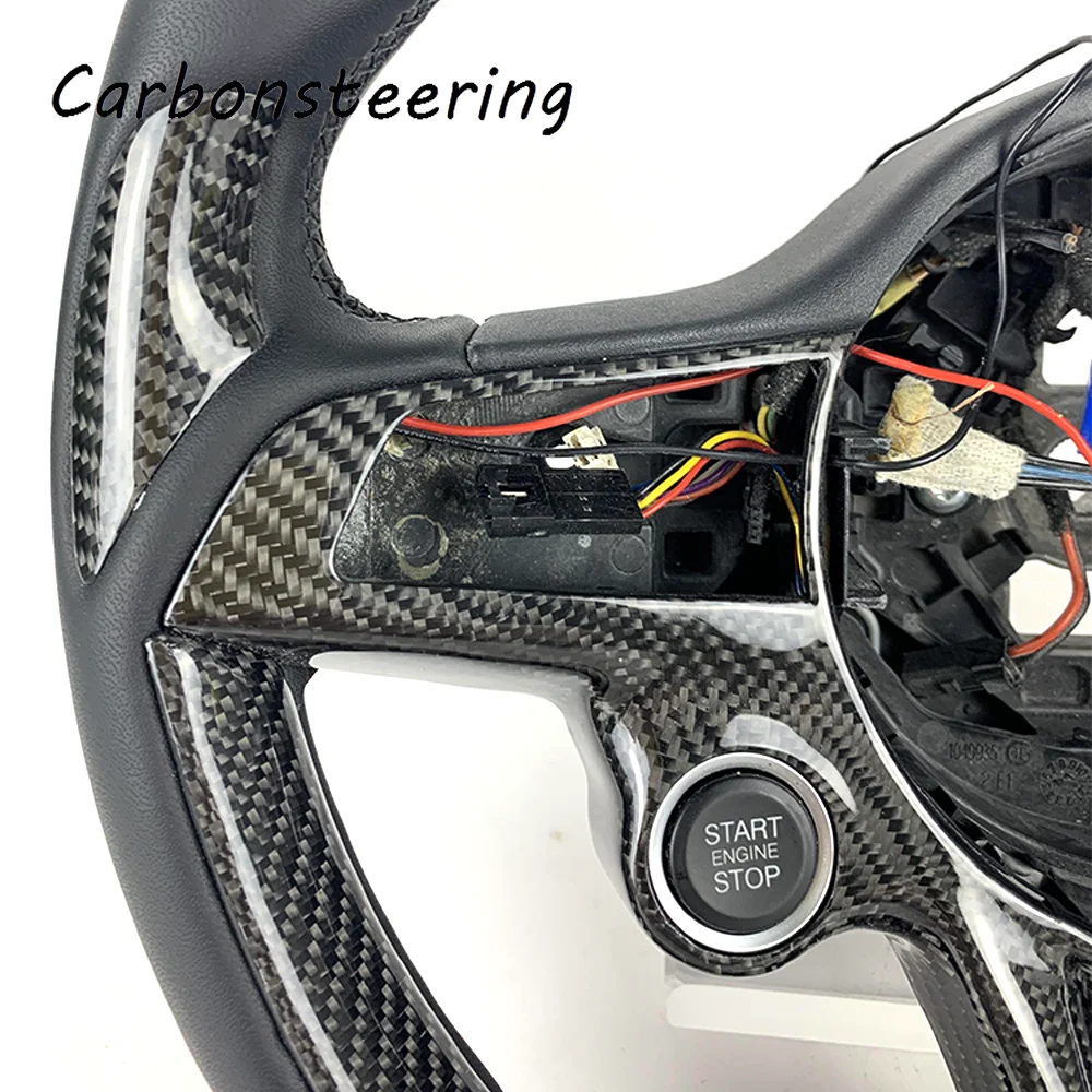 e akcesoria samochodowe do Alfa Romeo 2014-2017 Giulia Stelvio Dostosowana kierownica z włókna węglowego Możliwość dostosowania wyświetlacza