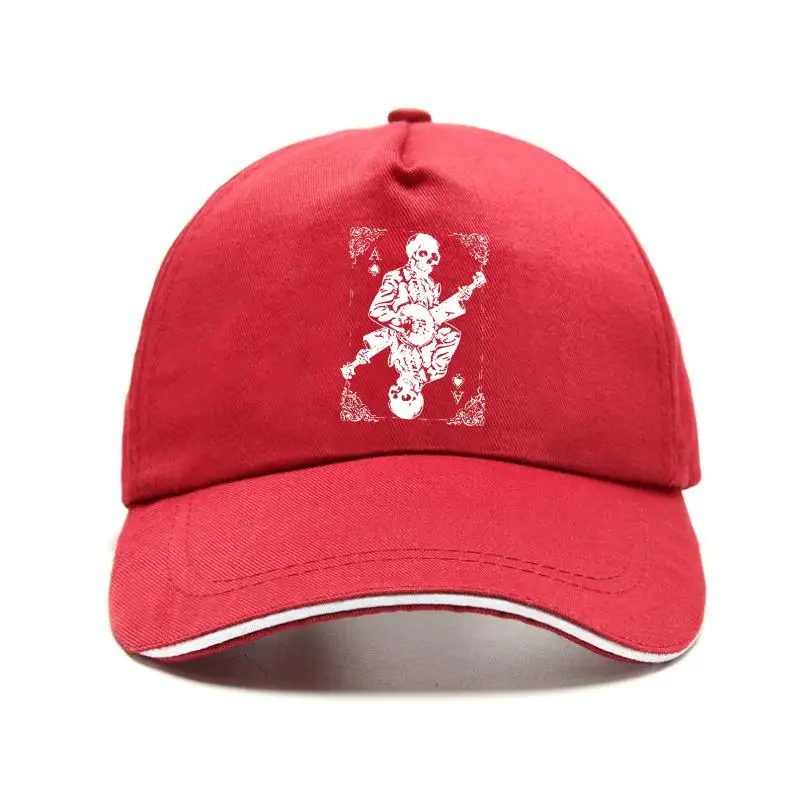 

Новая бейсбольная кепка с надписью «haten»