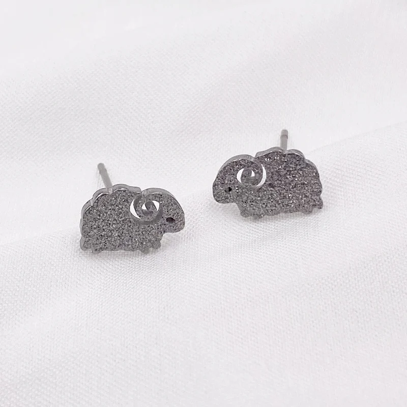 

Trendy Vintage Sheep Animal Women Classic Silver Color Surgical Stainless Steel Stud Earrings Female Fashion Jewelry 2023 Gifts