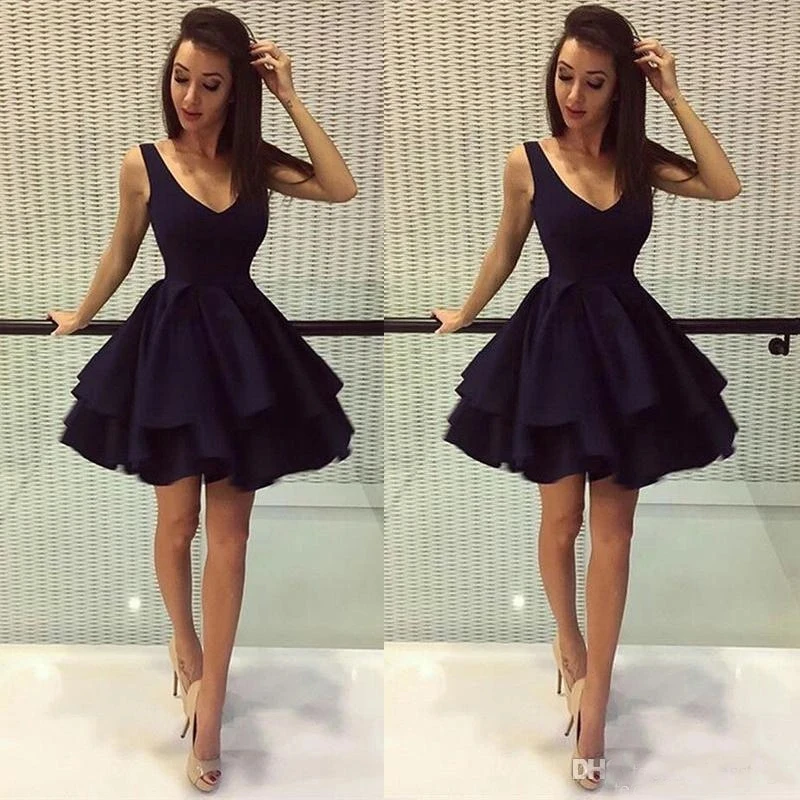 

GUXQD V-Neck Black Homecoming Dresses Vestidos De Festa Sexy Strap Tiered Satin Junior Graduation Formal Princess Party Gowns