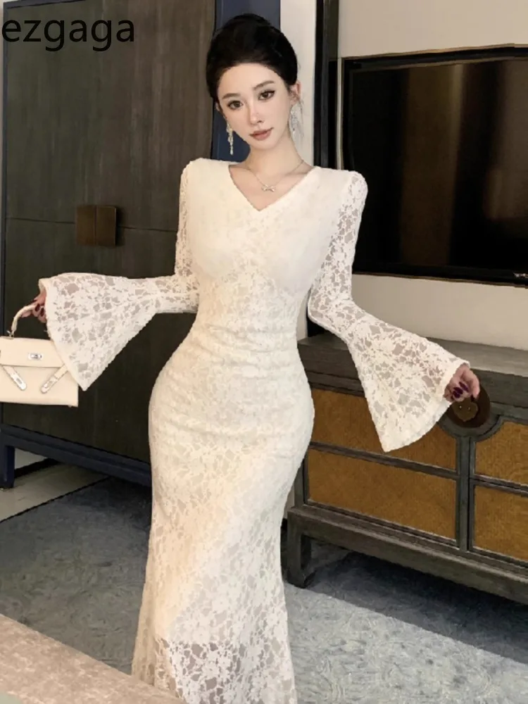 Платье женское кружевное с юбкой-годе длинным рукавом и V-образным вырезом