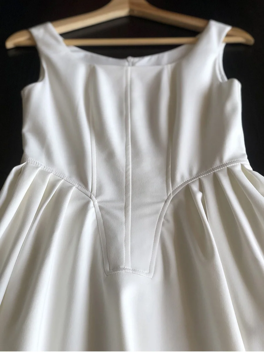 French sle Hepburn Sle White Square Collar Dress Sleeveless Vest Temperament Design Vietnam Skirt Summer