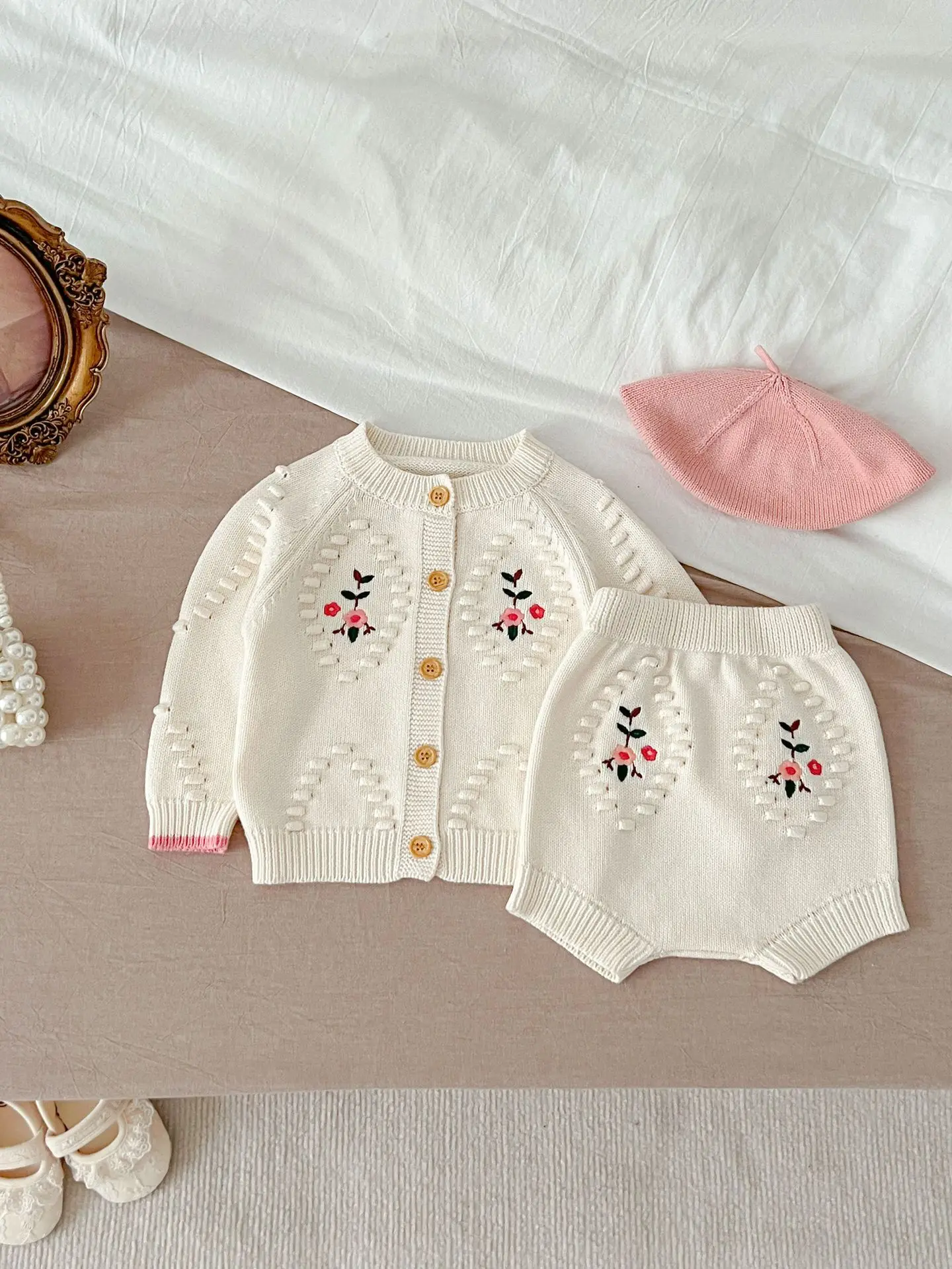 

Autumn Outfits Girl Children Knitsuit Newborn Infant Embroidery Flower Fashion Tops Sweater Boy Girl Baby Cotton Knitted Shorts