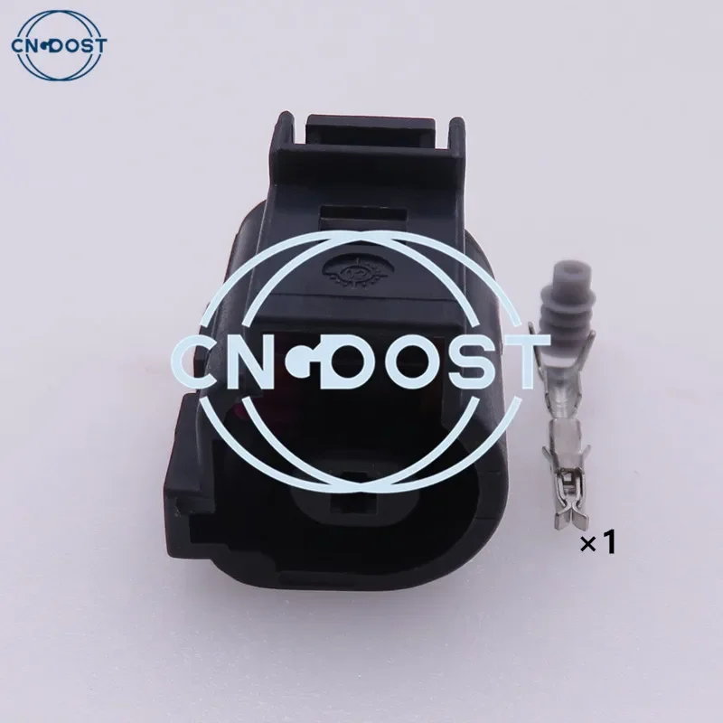 

1 комплект 1-контактный 1J 0973701 A 42123100 Разъем разъема датчика моторного масла в сборе переменного тока 1J0 973 701A для VW Magotan Sagitar