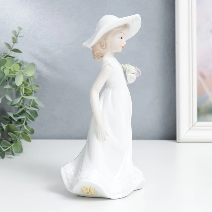 Сувенир керамика &quotДевочка с цветами и в шляпке&quot 19 7х8 5х11 3 см 6890350 |