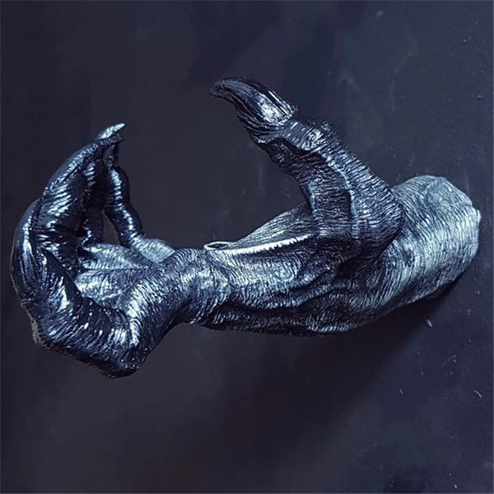 

Witch's Hand Wall Hanging Statues Art Aesthetic Sculpture Resin Wall Retro Witch Hand Ornament Home Decoration