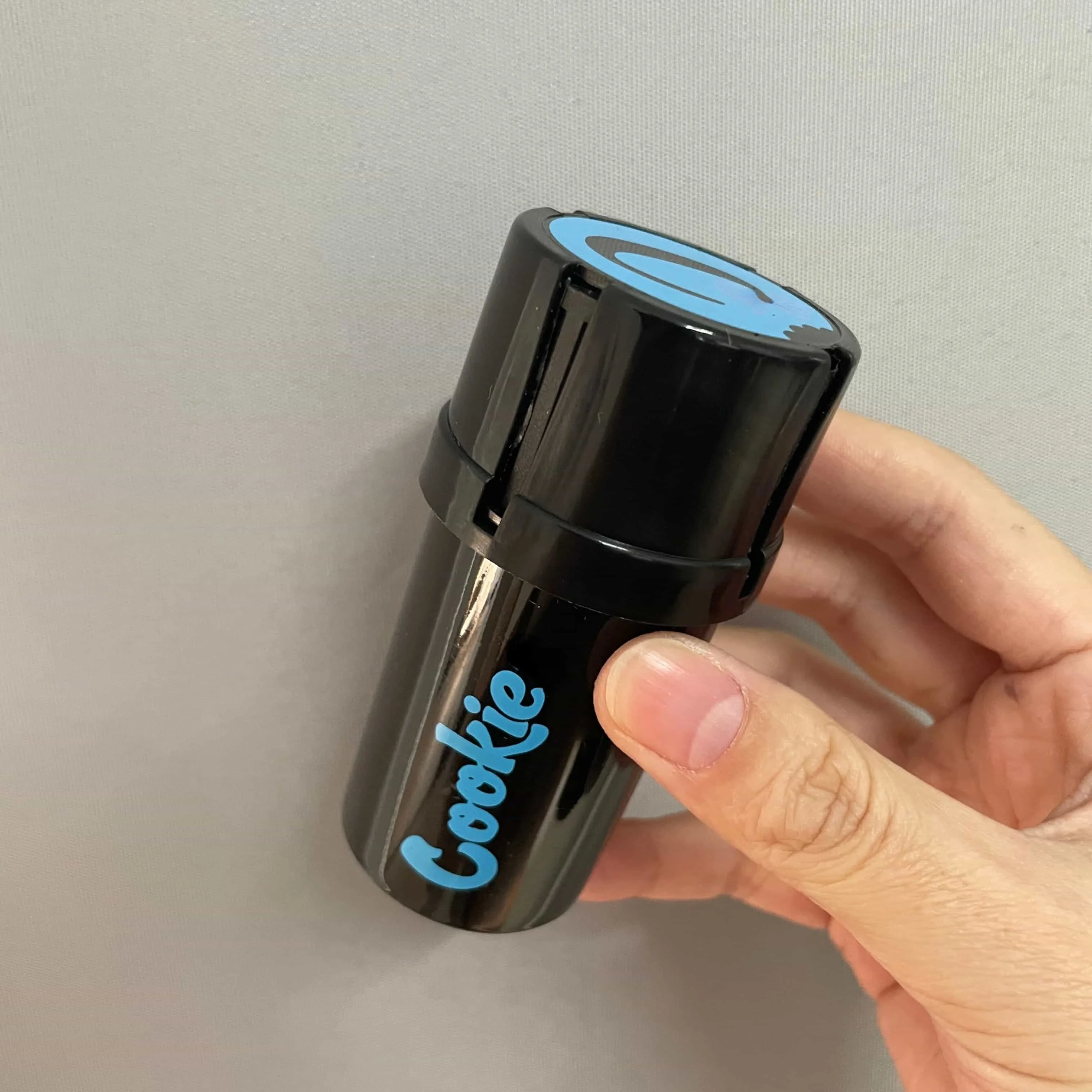 Дробилка со встроенной дробилкой и контейнером для хранения