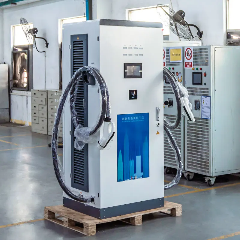 Фото Зарядная станция постоянного тока 40кВт 80кВт 120кВт 160кВт CCS2 CHAdeMO с управлением через приложение, напольная, для офисных комплексов и парков №2