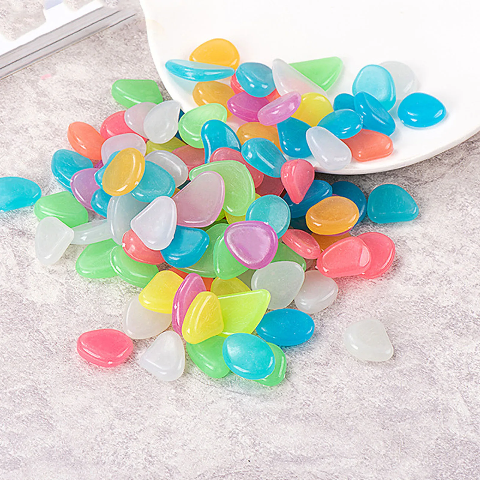 

200 / Bag Outdoor Luminous Stones Colorful Fluorescent Luminous Pebbles For Dark Garden Courtyard Walkway Garden Trails