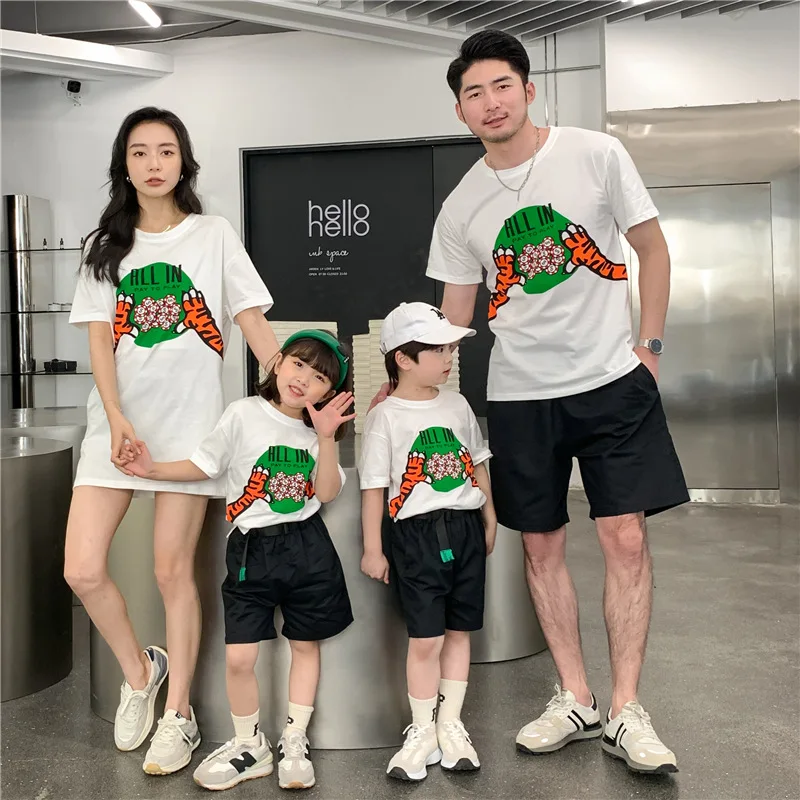 

Family Matching Outfits 2022 Summer Mother Father Kids T-shirt Mother Daughter Matching Clothes Baby Girl Clothes Family Look