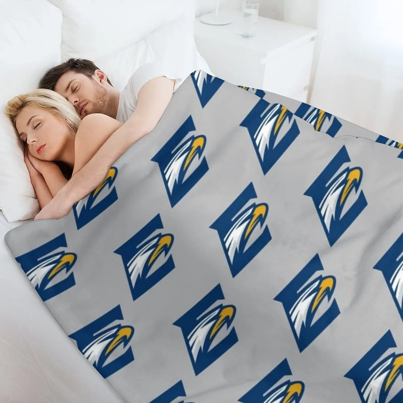 Э Emory Eagles плед флис